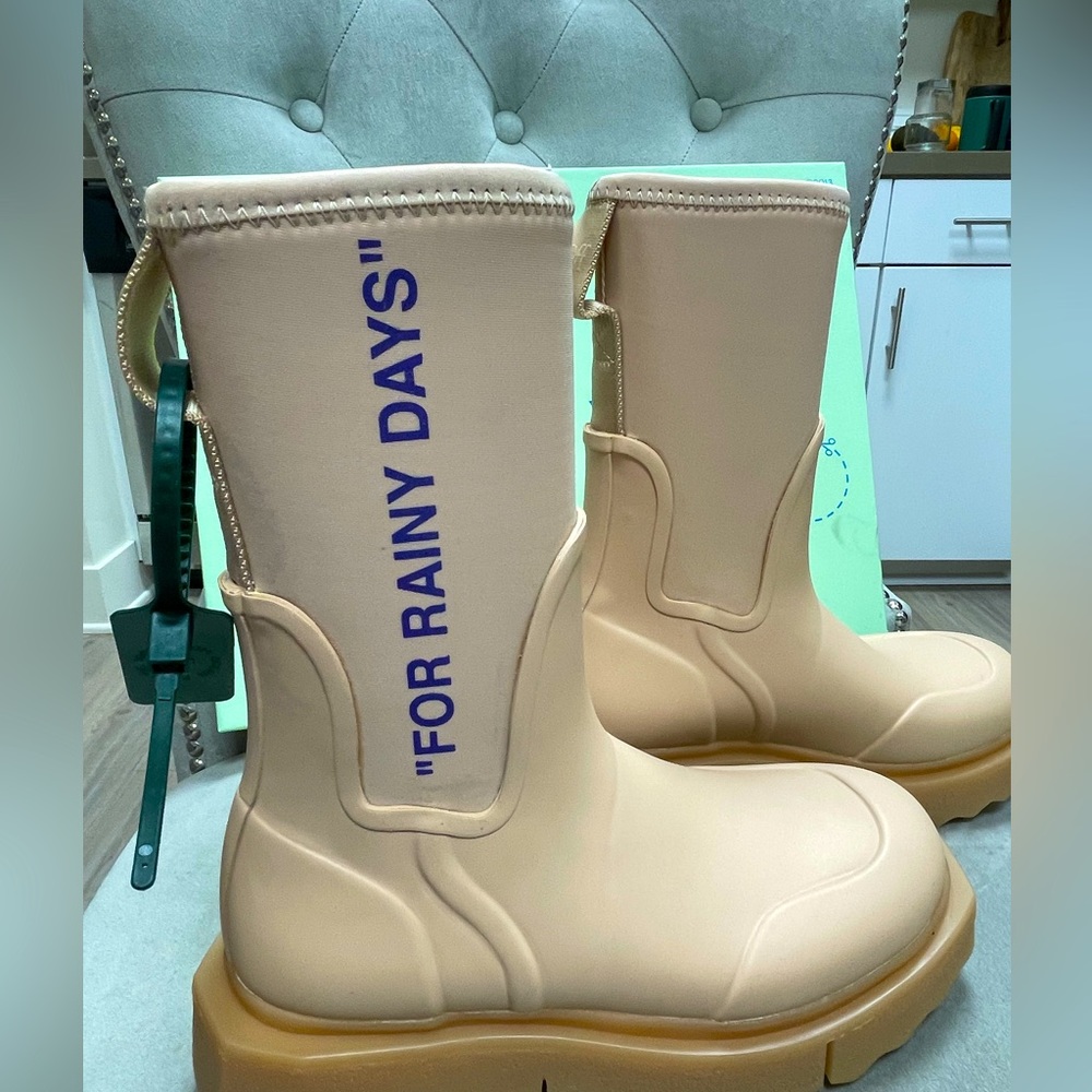 AUTHENTIC OFF-WHITE SPONGE RUBBER RAINBOOT, 36 (6)